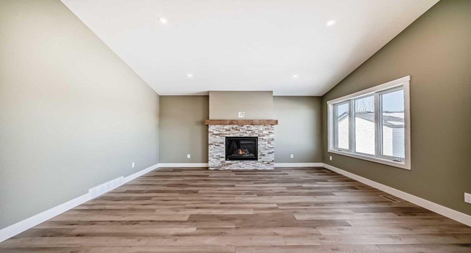 2017 30 Avenue, Nanton, Alberta T0L 1R0, 2 Bedrooms Bedrooms, ,2 BathroomsBathrooms,Residential,For Sale,30,A2292953