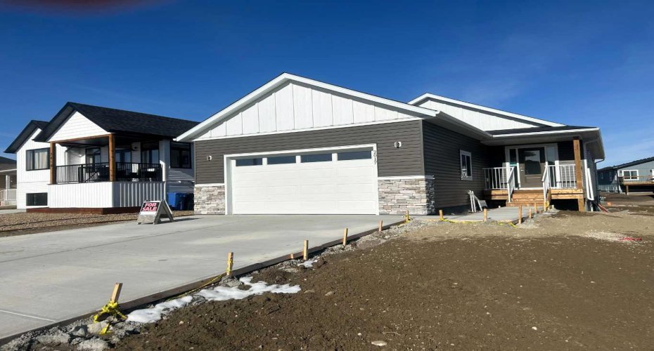 2017 30 Avenue, Nanton, Alberta T0L 1R0, 2 Bedrooms Bedrooms, ,2 BathroomsBathrooms,Residential,For Sale,30,A2292953