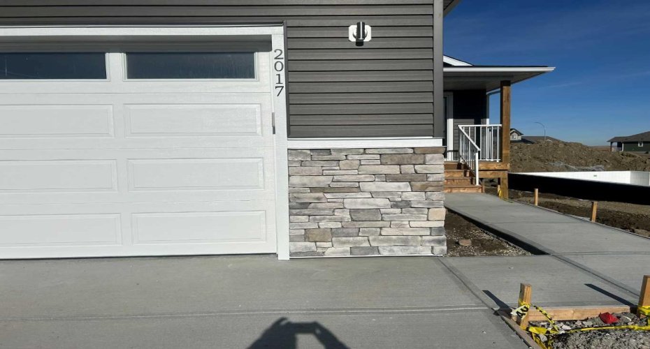 2017 30 Avenue, Nanton, Alberta T0L 1R0, 2 Bedrooms Bedrooms, ,2 BathroomsBathrooms,Residential,For Sale,30,A2292953