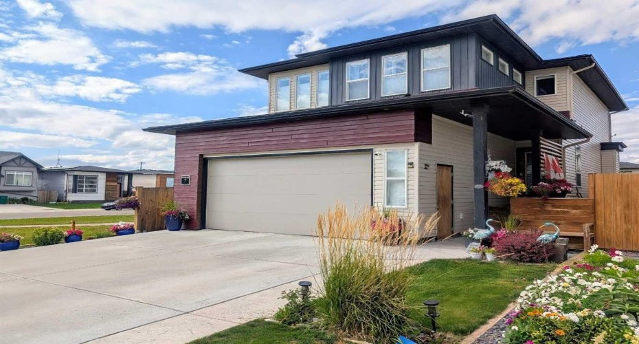 7 Greywolf Road, Lethbridge, Alberta T1H 7E8, 5 Bedrooms Bedrooms, ,4 BathroomsBathrooms,Residential,For Sale,Greywolf,A2293215