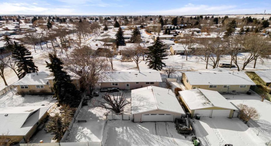 6304 39 Avenue, Camrose, Alberta T4V 2Z4, 4 Bedrooms Bedrooms, ,3 BathroomsBathrooms,Residential,For Sale,39,A2293761