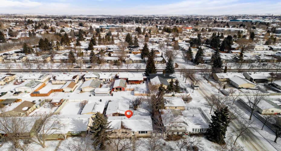 6304 39 Avenue, Camrose, Alberta T4V 2Z4, 4 Bedrooms Bedrooms, ,3 BathroomsBathrooms,Residential,For Sale,39,A2293761