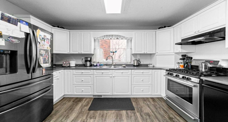 6304 39 Avenue, Camrose, Alberta T4V 2Z4, 4 Bedrooms Bedrooms, ,3 BathroomsBathrooms,Residential,For Sale,39,A2293761