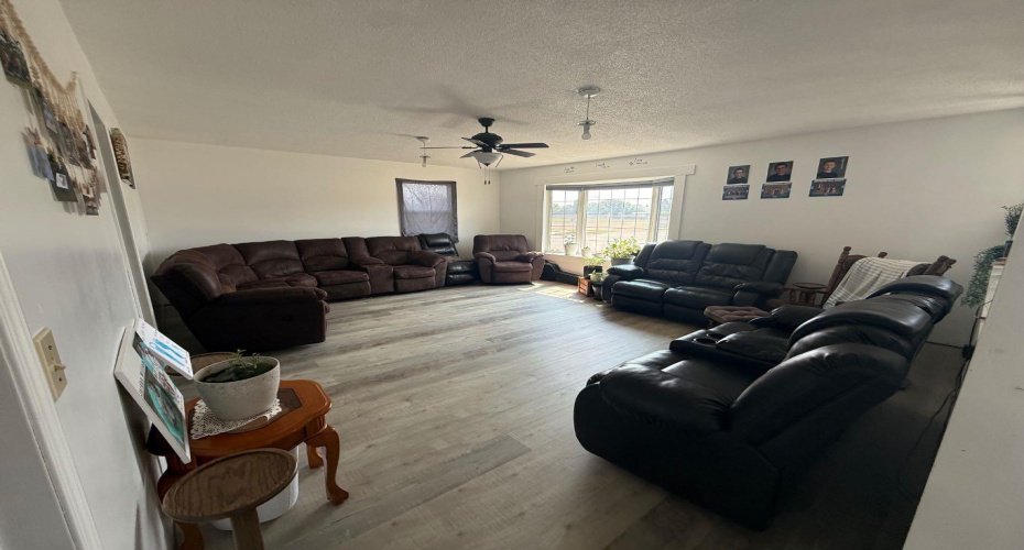 10202 99 Ave, La Crete, Alberta T0H2H0, 3 Bedrooms Bedrooms, ,2 BathroomsBathrooms,Residential,For Sale,99 Ave,A2293803