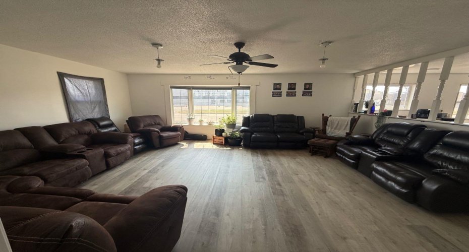 10202 99 Ave, La Crete, Alberta T0H2H0, 3 Bedrooms Bedrooms, ,2 BathroomsBathrooms,Residential,For Sale,99 Ave,A2293803
