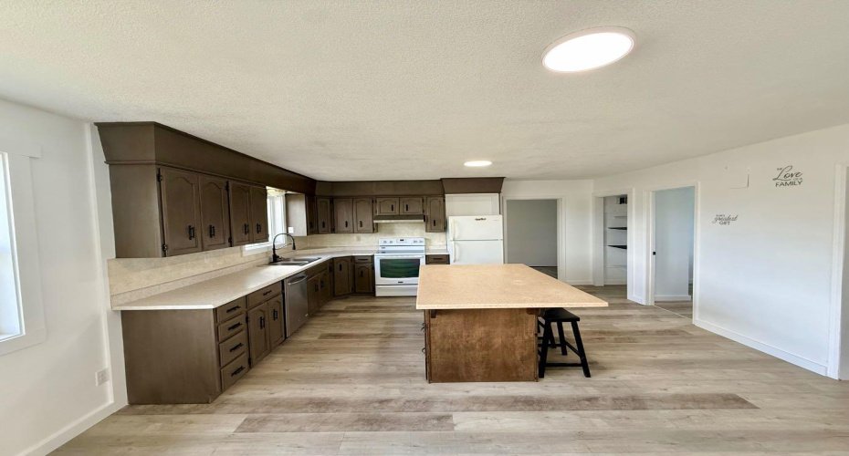 10202 99 Ave, La Crete, Alberta T0H2H0, 3 Bedrooms Bedrooms, ,2 BathroomsBathrooms,Residential,For Sale,99 Ave,A2293803