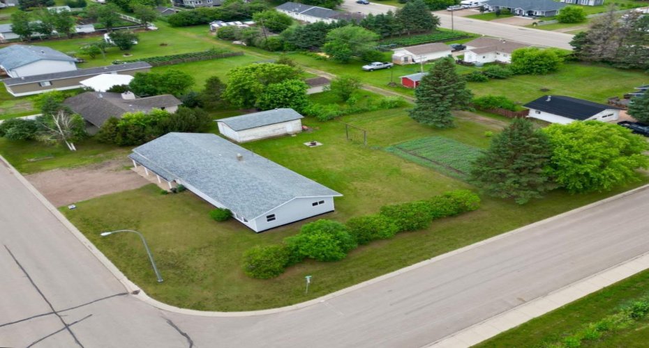 10202 99 Ave, La Crete, Alberta T0H2H0, 3 Bedrooms Bedrooms, ,2 BathroomsBathrooms,Residential,For Sale,99 Ave,A2293803