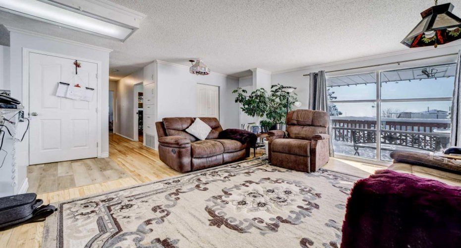 109 Argyle Street, Granum, Alberta T0L 1A0, 4 Bedrooms Bedrooms, ,2 BathroomsBathrooms,Residential,For Sale,Argyle,A2293806