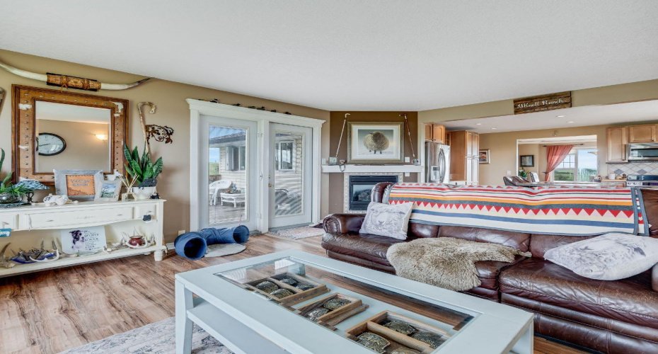 378052 16 Street, Okotoks, Alberta T1S 6A4, 4 Bedrooms Bedrooms, ,3 BathroomsBathrooms,Residential,For Sale,16,A2294152