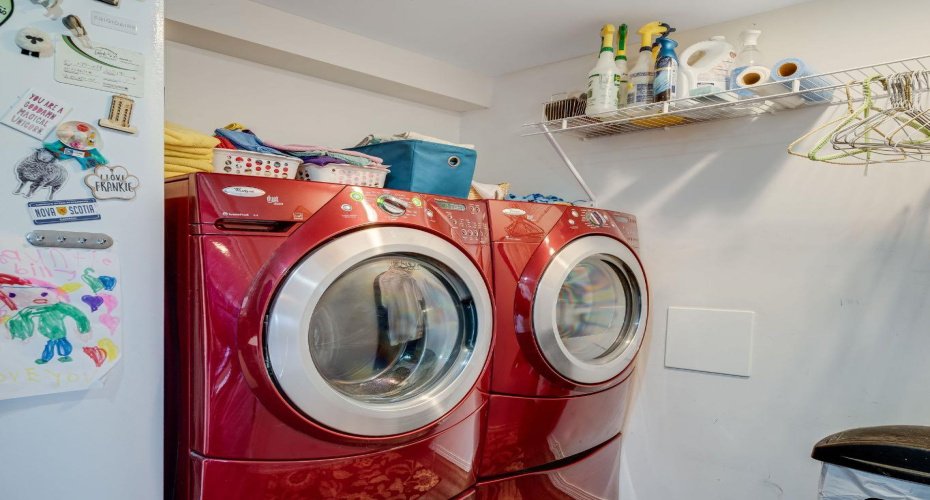 378052 16 Street, Okotoks, Alberta T1S 6A4, 4 Bedrooms Bedrooms, ,3 BathroomsBathrooms,Residential,For Sale,16,A2294152