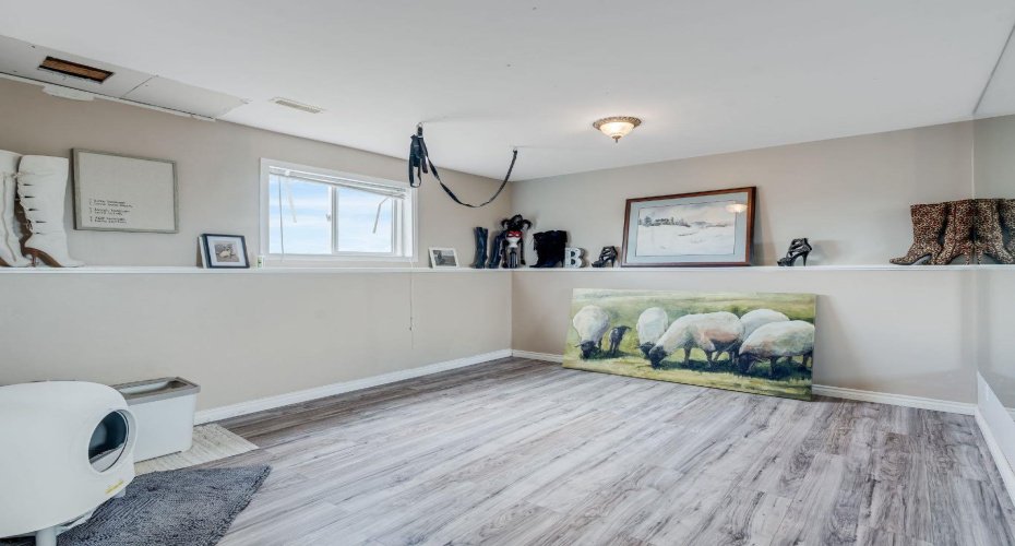 378052 16 Street, Okotoks, Alberta T1S 6A4, 4 Bedrooms Bedrooms, ,3 BathroomsBathrooms,Residential,For Sale,16,A2294152