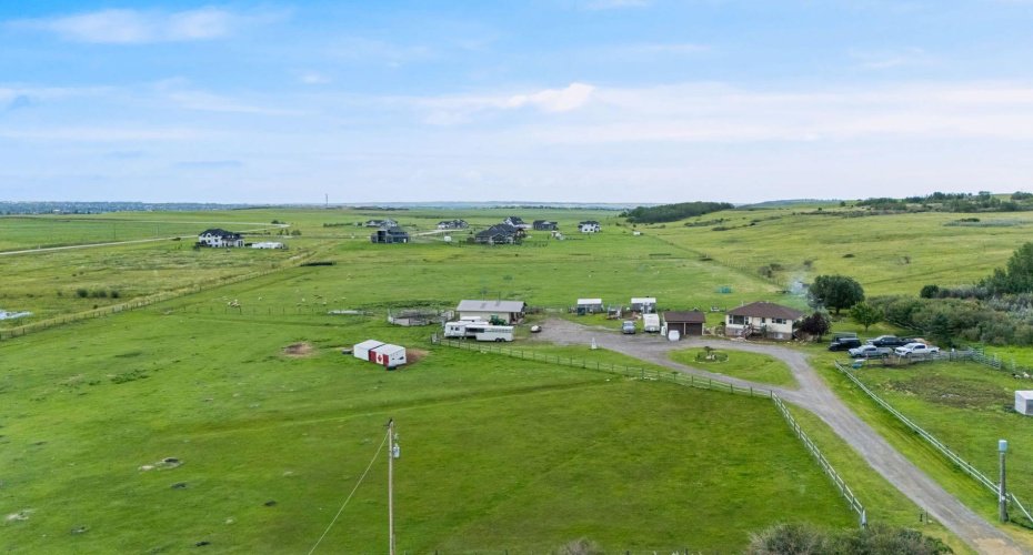 378052 16 Street, Okotoks, Alberta T1S 6A4, 4 Bedrooms Bedrooms, ,3 BathroomsBathrooms,Residential,For Sale,16,A2294152