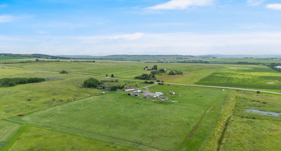 378052 16 Street, Okotoks, Alberta T1S 6A4, 4 Bedrooms Bedrooms, ,3 BathroomsBathrooms,Residential,For Sale,16,A2294152