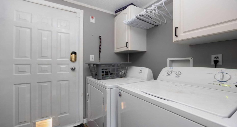 284 Caouette Crescent, Fort McMurray, Alberta T9K2H9, 3 Bedrooms Bedrooms, ,2 BathroomsBathrooms,Residential,For Sale,Caouette,A2294308