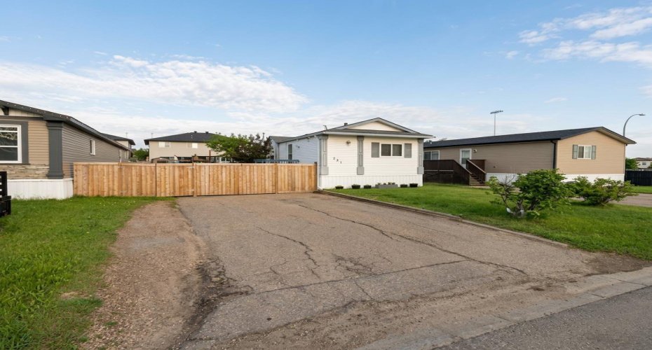 284 Caouette Crescent, Fort McMurray, Alberta T9K2H9, 3 Bedrooms Bedrooms, ,2 BathroomsBathrooms,Residential,For Sale,Caouette,A2294308