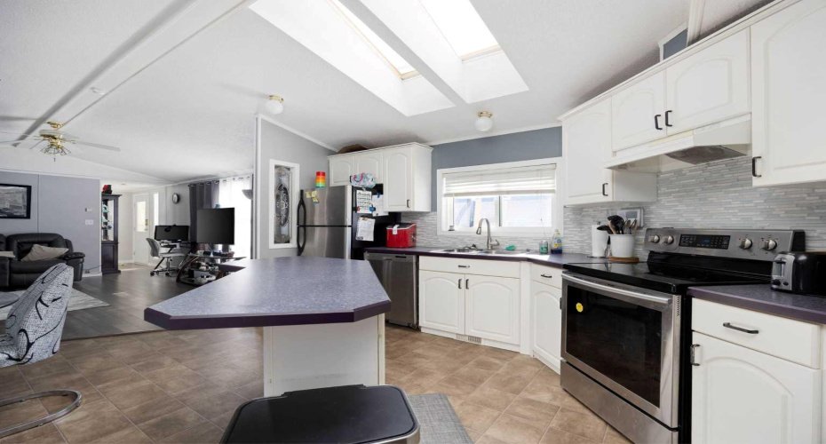 284 Caouette Crescent, Fort McMurray, Alberta T9K2H9, 3 Bedrooms Bedrooms, ,2 BathroomsBathrooms,Residential,For Sale,Caouette,A2294308