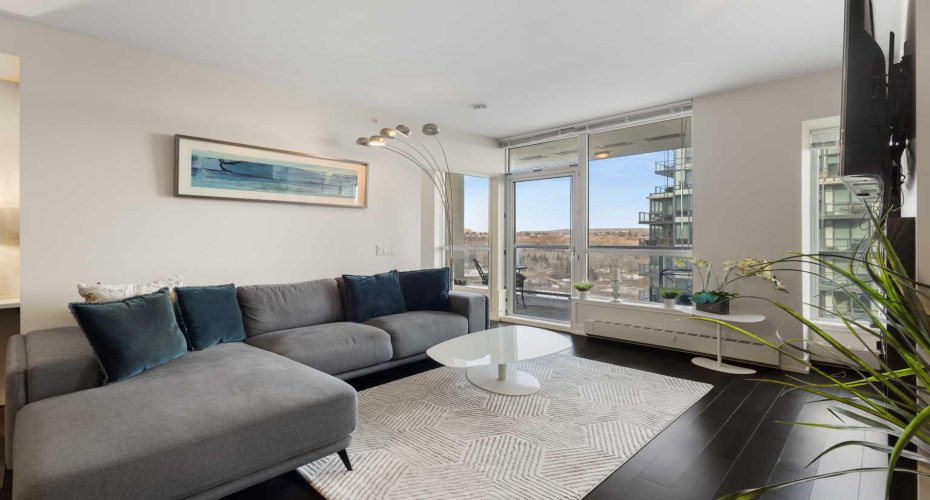 222 Riverfront Avenue, Calgary, Alberta T2P0X2, 2 Bedrooms Bedrooms, ,2 BathroomsBathrooms,Residential,For Sale,Riverfront,A2294318