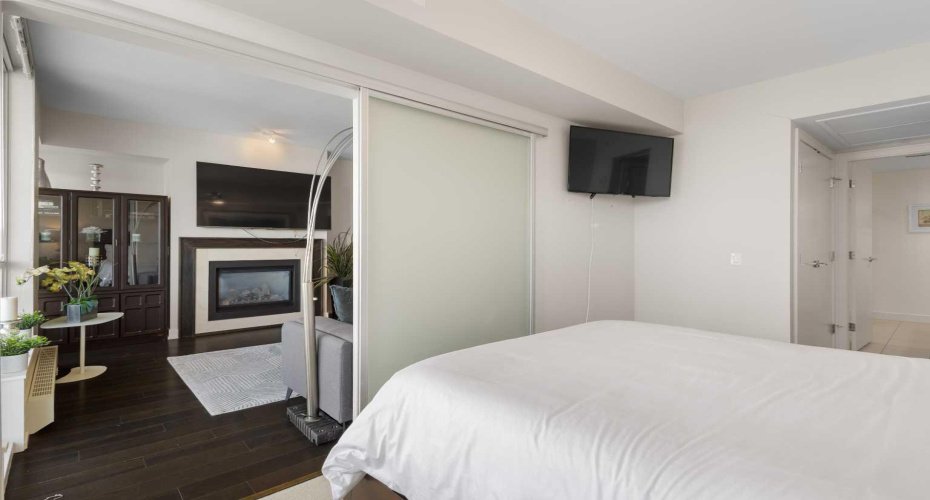 222 Riverfront Avenue, Calgary, Alberta T2P0X2, 2 Bedrooms Bedrooms, ,2 BathroomsBathrooms,Residential,For Sale,Riverfront,A2294318