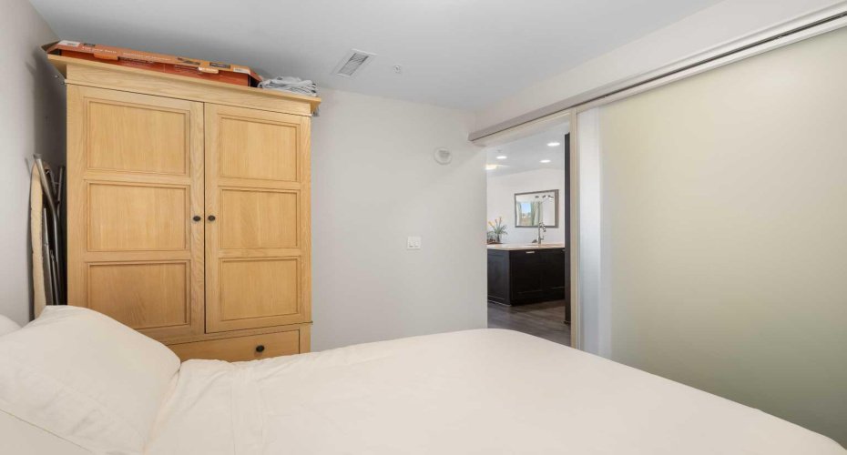 222 Riverfront Avenue, Calgary, Alberta T2P0X2, 2 Bedrooms Bedrooms, ,2 BathroomsBathrooms,Residential,For Sale,Riverfront,A2294318