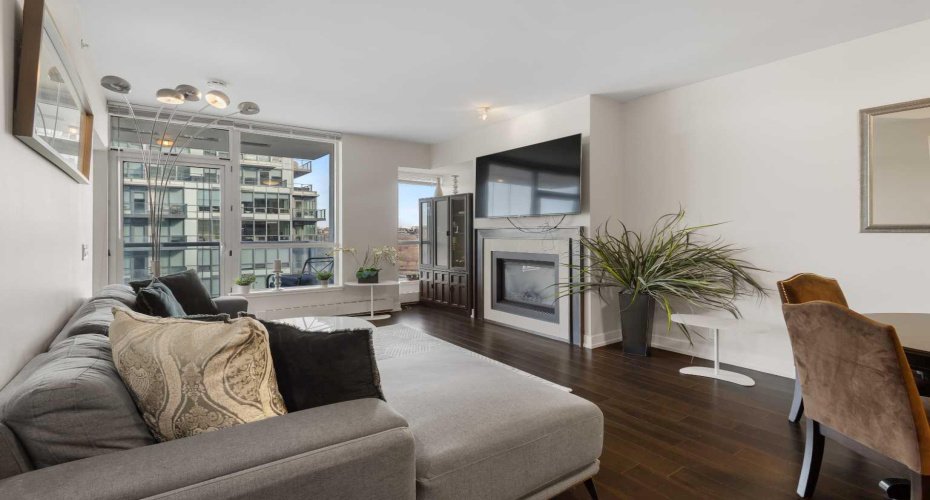 222 Riverfront Avenue, Calgary, Alberta T2P0X2, 2 Bedrooms Bedrooms, ,2 BathroomsBathrooms,Residential,For Sale,Riverfront,A2294318