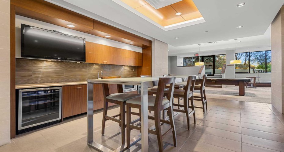 222 Riverfront Avenue, Calgary, Alberta T2P0X2, 2 Bedrooms Bedrooms, ,2 BathroomsBathrooms,Residential,For Sale,Riverfront,A2294318