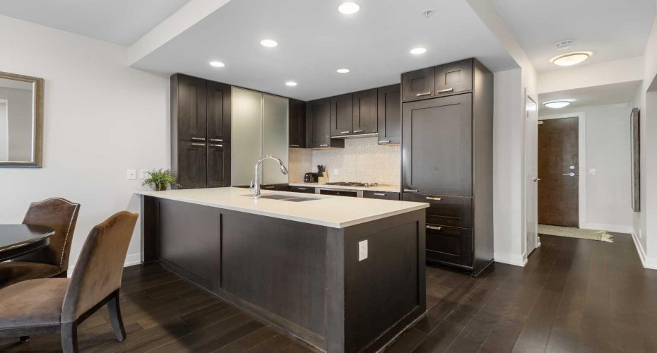 222 Riverfront Avenue, Calgary, Alberta T2P0X2, 2 Bedrooms Bedrooms, ,2 BathroomsBathrooms,Residential,For Sale,Riverfront,A2294318