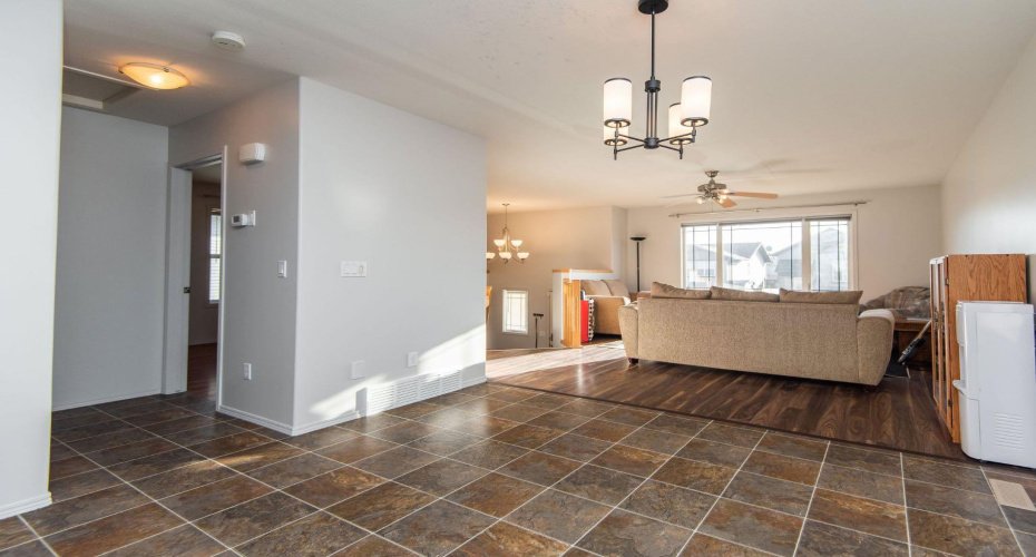 123 Bowman Circle, Sylvan Lake, Alberta T4S 0H7, 3 Bedrooms Bedrooms, ,2 BathroomsBathrooms,Residential,For Sale,Bowman,A2294330