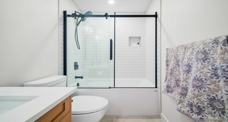 3224 24A Street, Calgary, Alberta T3E1W7, 6 Bedrooms Bedrooms, ,3 BathroomsBathrooms,Residential,For Sale,24A,A2294334