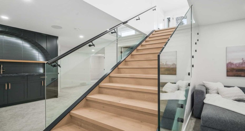 3224 24A Street, Calgary, Alberta T3E1W7, 6 Bedrooms Bedrooms, ,3 BathroomsBathrooms,Residential,For Sale,24A,A2294334