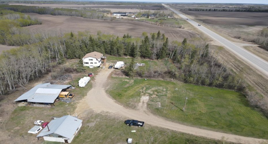 84434 Hwy 688, Rural Northern Sunrise County, Alberta T8S 1S4, 6 Bedrooms Bedrooms, ,2 BathroomsBathrooms,Residential,For Sale,Hwy 688,A2294335