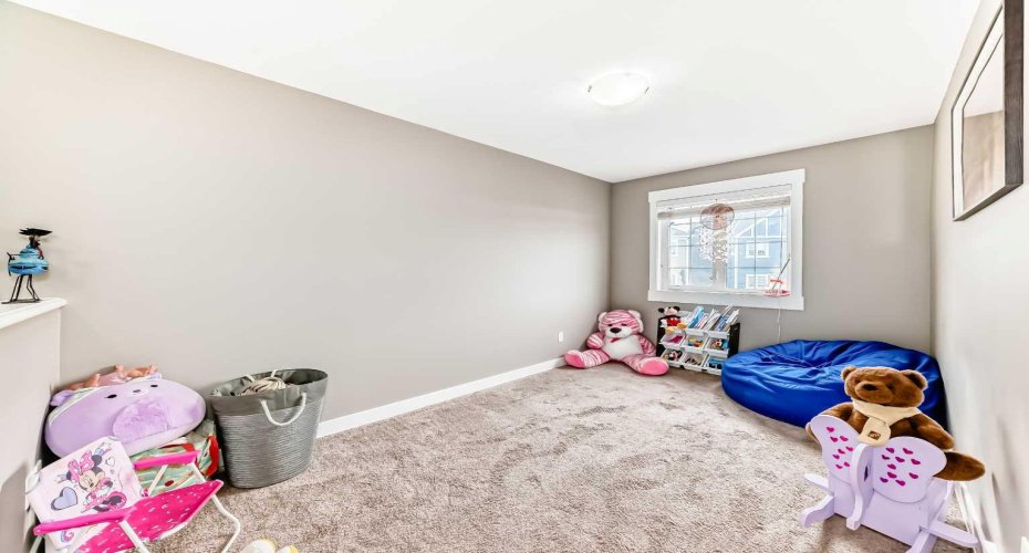 Bonus Room, could be a 3rd bedroom if required.