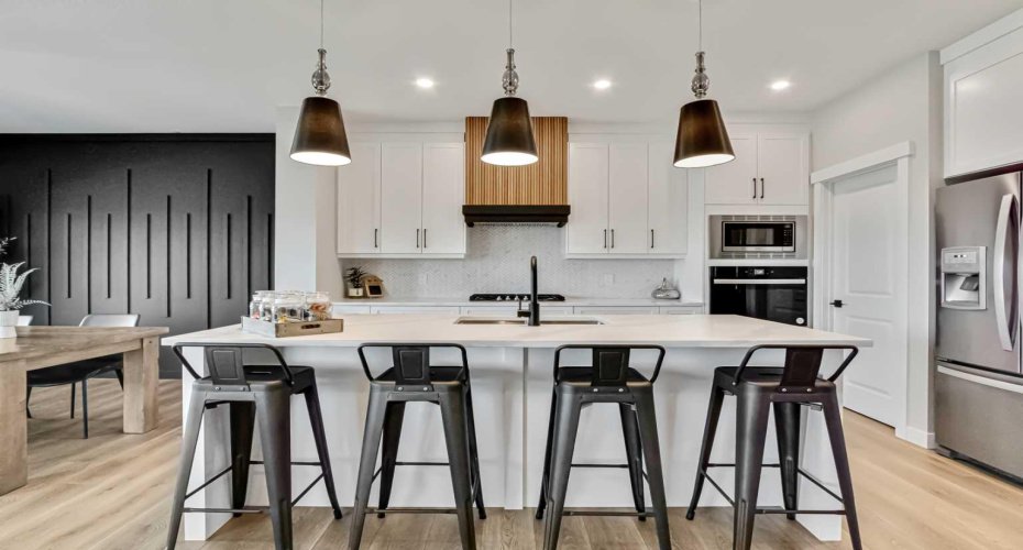 46 Highwood Drive, Okotoks, Alberta T1S5S4, 5 Bedrooms Bedrooms, ,5 BathroomsBathrooms,Residential,For Sale,Highwood,A2294345