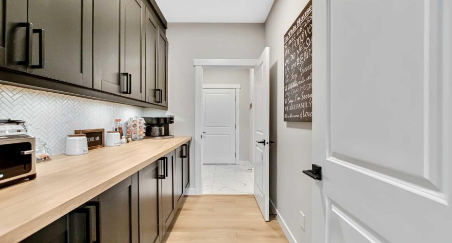 46 Highwood Drive, Okotoks, Alberta T1S5S4, 5 Bedrooms Bedrooms, ,5 BathroomsBathrooms,Residential,For Sale,Highwood,A2294345