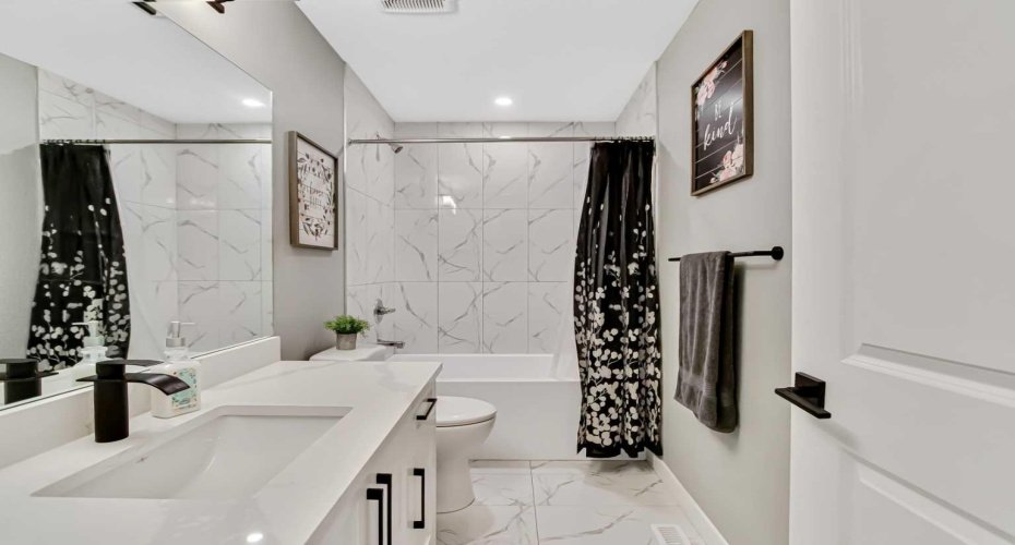 46 Highwood Drive, Okotoks, Alberta T1S5S4, 5 Bedrooms Bedrooms, ,5 BathroomsBathrooms,Residential,For Sale,Highwood,A2294345