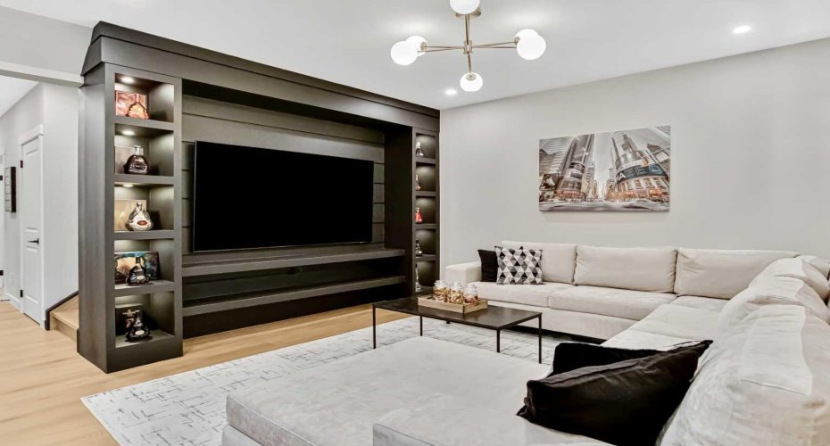 46 Highwood Drive, Okotoks, Alberta T1S5S4, 5 Bedrooms Bedrooms, ,5 BathroomsBathrooms,Residential,For Sale,Highwood,A2294345