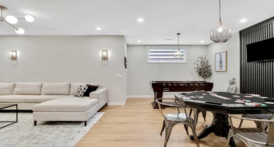 46 Highwood Drive, Okotoks, Alberta T1S5S4, 5 Bedrooms Bedrooms, ,5 BathroomsBathrooms,Residential,For Sale,Highwood,A2294345