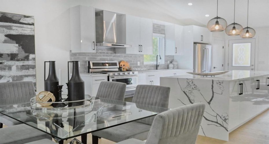 941 west chestermere Drive, Chestermere, Alberta t1x1b7, 4 Bedrooms Bedrooms, ,3 BathroomsBathrooms,Residential,For Sale,west chestermere,A2294360