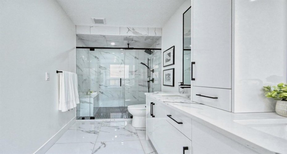 941 west chestermere Drive, Chestermere, Alberta t1x1b7, 4 Bedrooms Bedrooms, ,3 BathroomsBathrooms,Residential,For Sale,west chestermere,A2294360