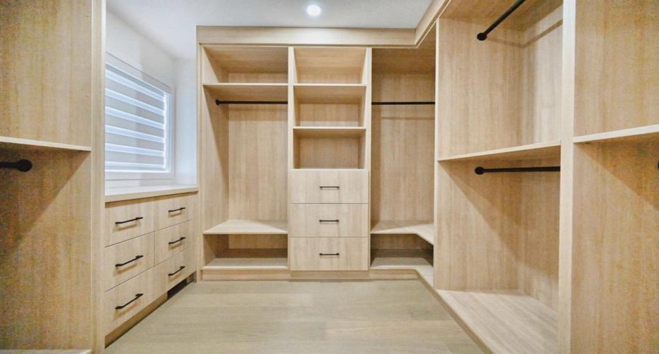 941 west chestermere Drive, Chestermere, Alberta t1x1b7, 4 Bedrooms Bedrooms, ,3 BathroomsBathrooms,Residential,For Sale,west chestermere,A2294360