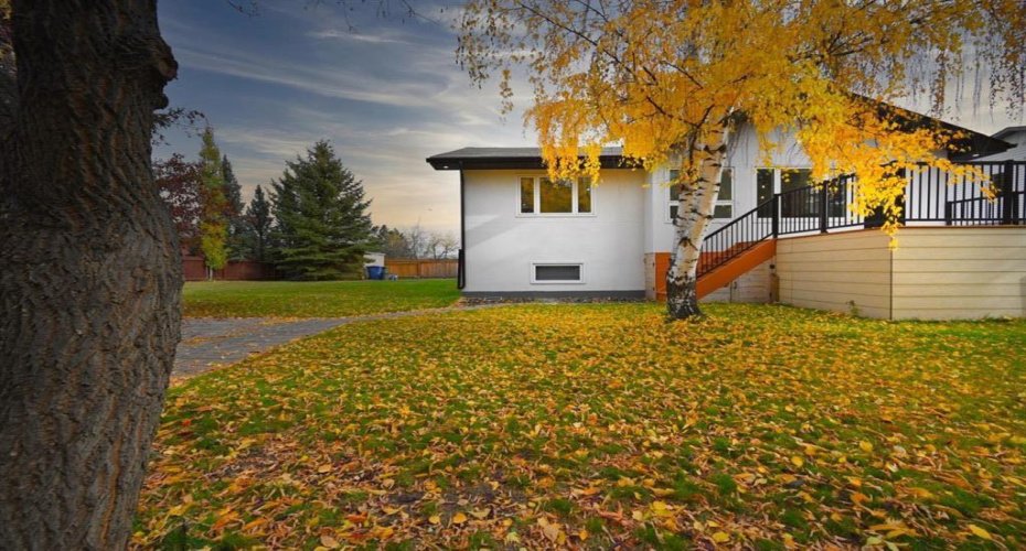 941 west chestermere Drive, Chestermere, Alberta t1x1b7, 4 Bedrooms Bedrooms, ,3 BathroomsBathrooms,Residential,For Sale,west chestermere,A2294360