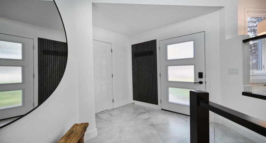 941 west chestermere Drive, Chestermere, Alberta t1x1b7, 4 Bedrooms Bedrooms, ,3 BathroomsBathrooms,Residential,For Sale,west chestermere,A2294360