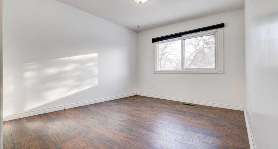 3131 Dover Crescent, Calgary, Alberta T2B 1V4, 3 Bedrooms Bedrooms, ,3 BathroomsBathrooms,Residential,For Sale,Dover,A2294367