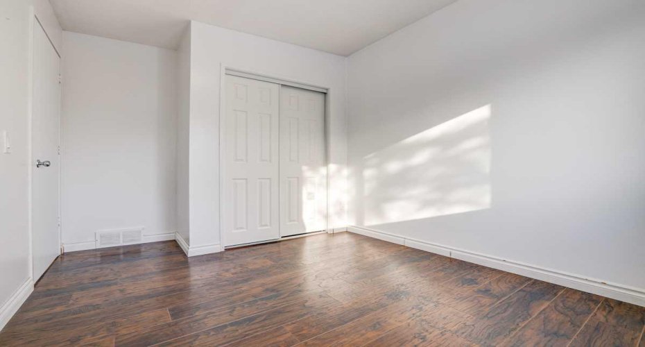 3131 Dover Crescent, Calgary, Alberta T2B 1V4, 3 Bedrooms Bedrooms, ,3 BathroomsBathrooms,Residential,For Sale,Dover,A2294367