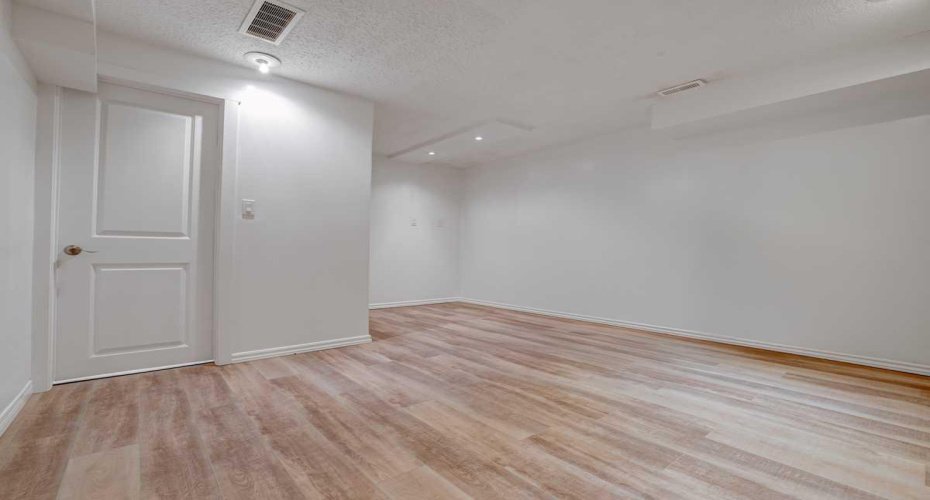 3131 Dover Crescent, Calgary, Alberta T2B 1V4, 3 Bedrooms Bedrooms, ,3 BathroomsBathrooms,Residential,For Sale,Dover,A2294367