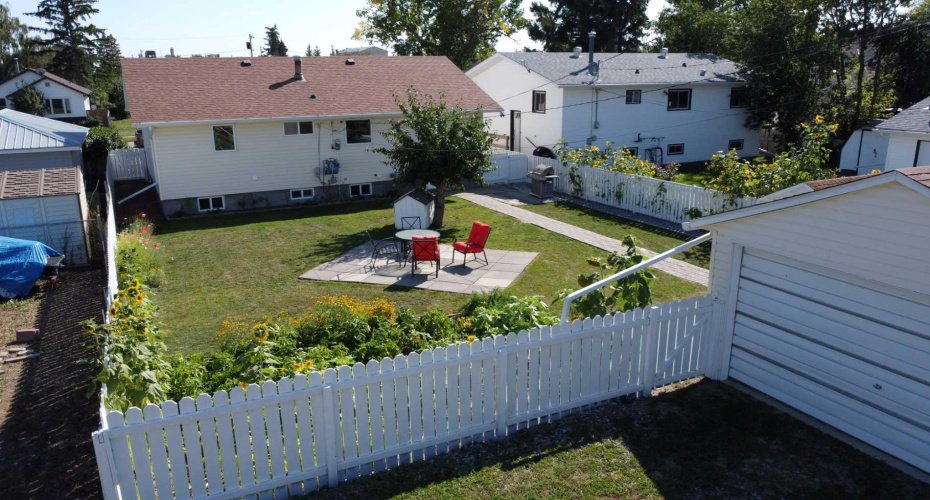 206 4 Avenue, Hanna, Alberta T0J1P0, 4 Bedrooms Bedrooms, ,2 BathroomsBathrooms,Residential,For Sale,4,A2294373