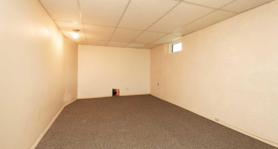 222 27 Street, Lethbridge, Alberta T1J 3R6, 4 Bedrooms Bedrooms, ,2 BathroomsBathrooms,Residential,For Sale,27,A2294375