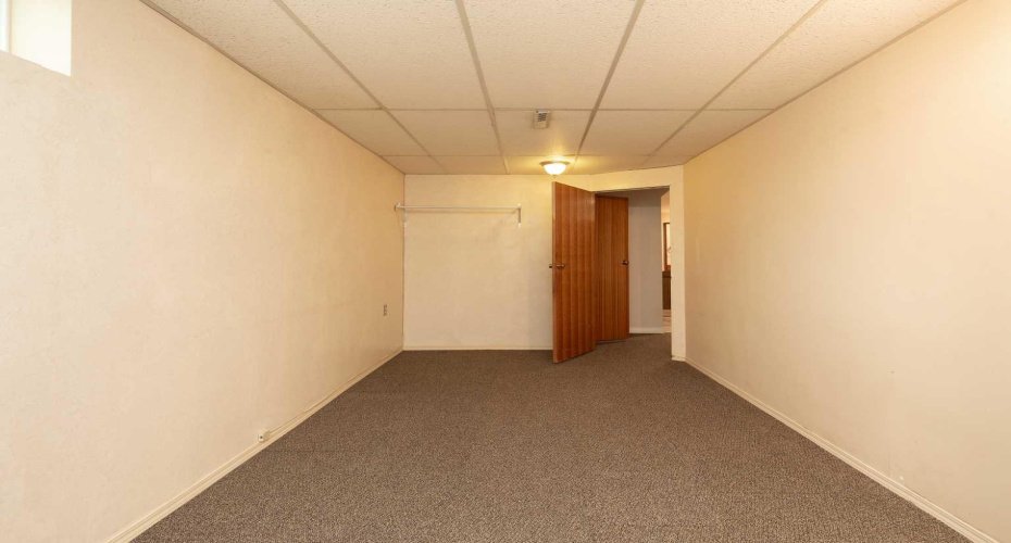 222 27 Street, Lethbridge, Alberta T1J 3R6, 4 Bedrooms Bedrooms, ,2 BathroomsBathrooms,Residential,For Sale,27,A2294375