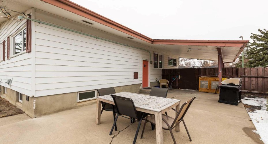 222 27 Street, Lethbridge, Alberta T1J 3R6, 4 Bedrooms Bedrooms, ,2 BathroomsBathrooms,Residential,For Sale,27,A2294375