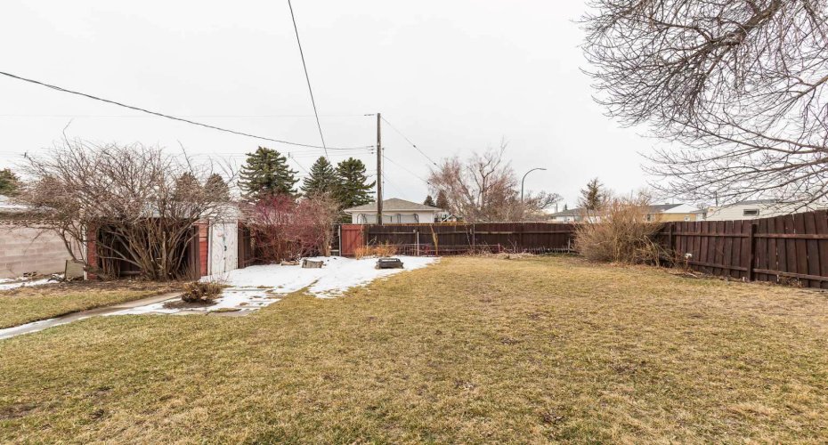 222 27 Street, Lethbridge, Alberta T1J 3R6, 4 Bedrooms Bedrooms, ,2 BathroomsBathrooms,Residential,For Sale,27,A2294375