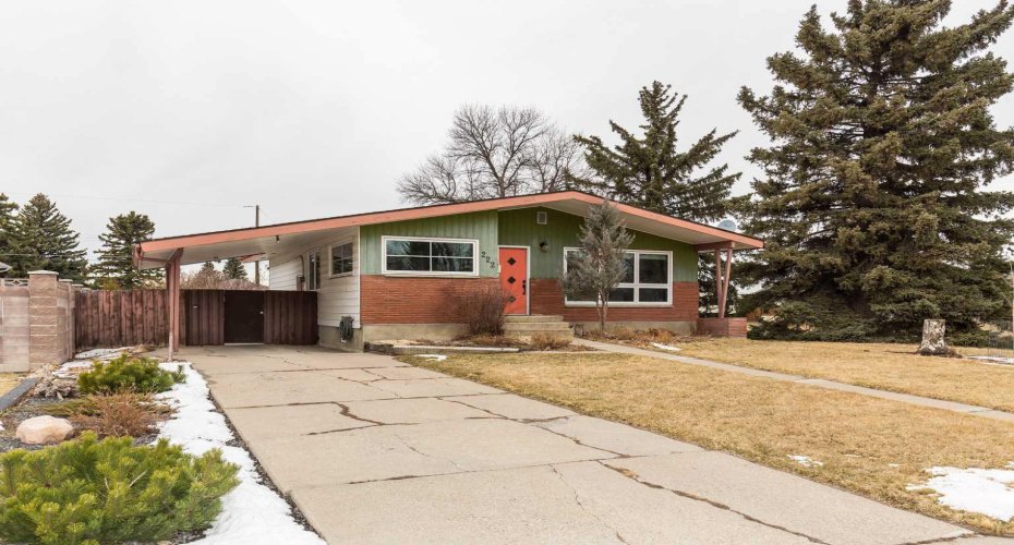 222 27 Street, Lethbridge, Alberta T1J 3R6, 4 Bedrooms Bedrooms, ,2 BathroomsBathrooms,Residential,For Sale,27,A2294375